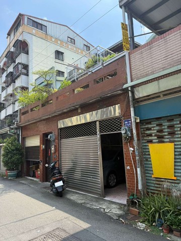 科博館/草悟道/捷運藍線/前院車庫透天｜台中市西區忠義街