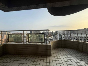 文山特區室內28坪大空間三房平面車位｜高雄市鳳山區文澄街