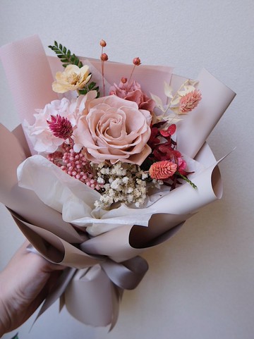 溫婉裸粉 / 單朵永生玫瑰 混合花束 / 畢業 母親節 生日 台中花店