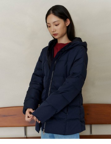 輕柔雲朵感女生中長款羽絨外套(丈青)-女