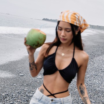 聚焦美胸抓皺交叉線條綁帶比基尼