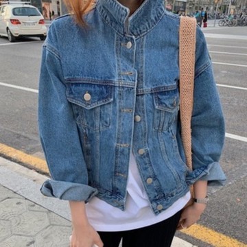 MOCO韓版chic百搭減齡休閒立領鐵釦立體口袋顯瘦牛仔外套