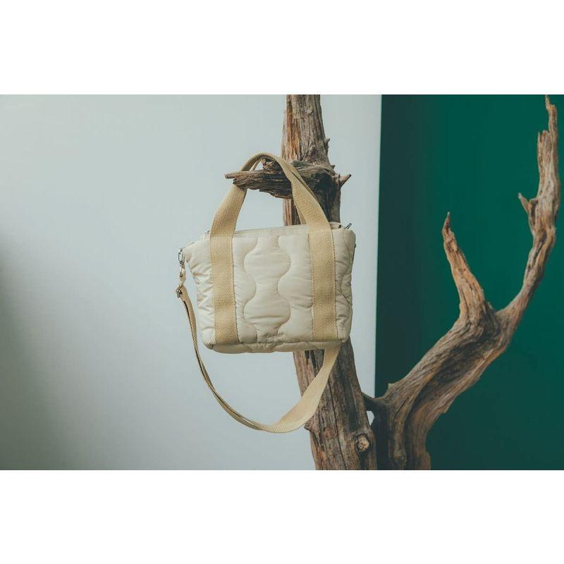 Ungrid Quilting 2Way Bag Book Beige (宝島社ブランドブック)