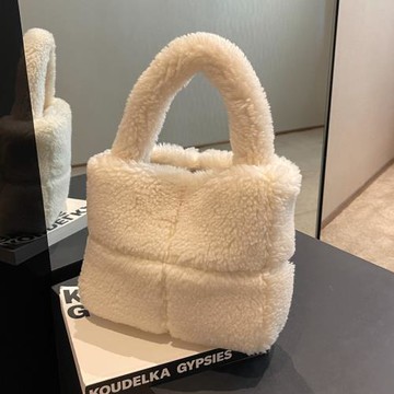 今年流行毛絨小包包女2025新款爆款毛茸茸秋冬小眾毛毛手提水桶包