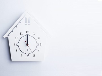 日本 yamato japan 手作木製童話房子樣式壁掛時鐘 三種顏色可選