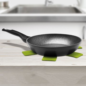 《EXCELSA》鍋具保護墊+感溫變色石紋不沾平底鍋-20cm-- 平煎鍋