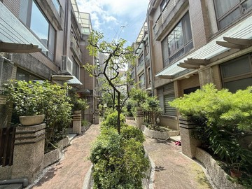 [專任]稀有透天豐原廟東商圈附裝潢大面寬雙車位｜台中市豐原區保康路