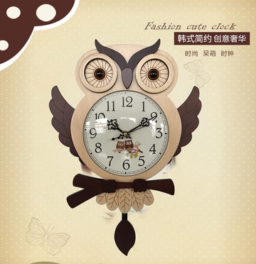 貓頭鷹客廳掛鐘新款翅膀會動創意兒童房卡通掛表家用個性實木鐘表