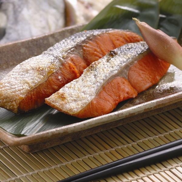 北海道産 新巻鮭半身姿切身 計1.4kg (700g×2) ギフト プレゼント お中元 御中元 お歳暮 御歳暮