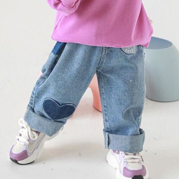 TONGMO - 腰鬆緊牛仔直筒長褲-愛心補釘-藍色