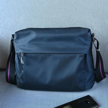 新款單肩包男橫款休閑斜挎包男士包包防水帆布牛津布包斜跨小背包