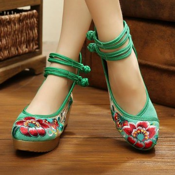 新款老北京女布鞋女鞋春秋季坡跟民族風繡花鞋布鞋厚底內增高女單