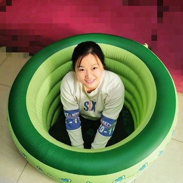 【免運/可開票】 游泳池 游泳桶 充氣遊泳池 網紅成人泡澡桶兒童游泳池浴盆充氣浴缸全身泡浴加厚折疊家用沐浴