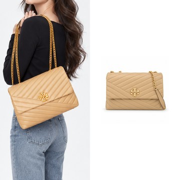 TORY BURCH KIRA 雙T金字LOGO鍊斜紋衍縫翻蓋兩用包-大/奶茶