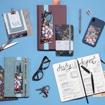 V&A博物館基爾伯恩文創 A6筆記本眼鏡收納包書簽手機卡包Bookaroo