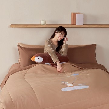 【YVONNE以旺傢飾】海鸚鵡趴姿抱枕-可可棕