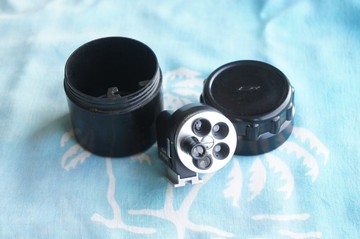 適用於您的 RF 鏡頭的通用轉塔取景器！