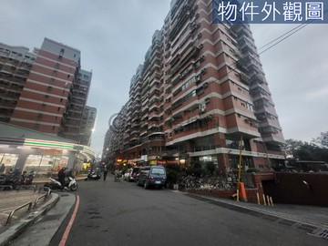 官校~緯城大三園三房車位｜高雄市鳳山區杭州西街