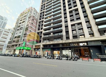 瑞豐夜市#巨蛋聯上真品三房平車#中樓層31149｜高雄市鼓山區文信路