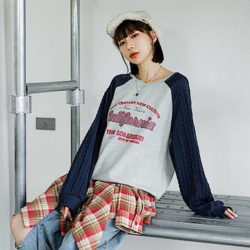 OB大尺碼-美式印花立體織紋拉克蘭袖上衣