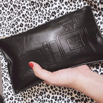 CHANEL  經典香水彩妝壓紋 油蠟皮革收納包