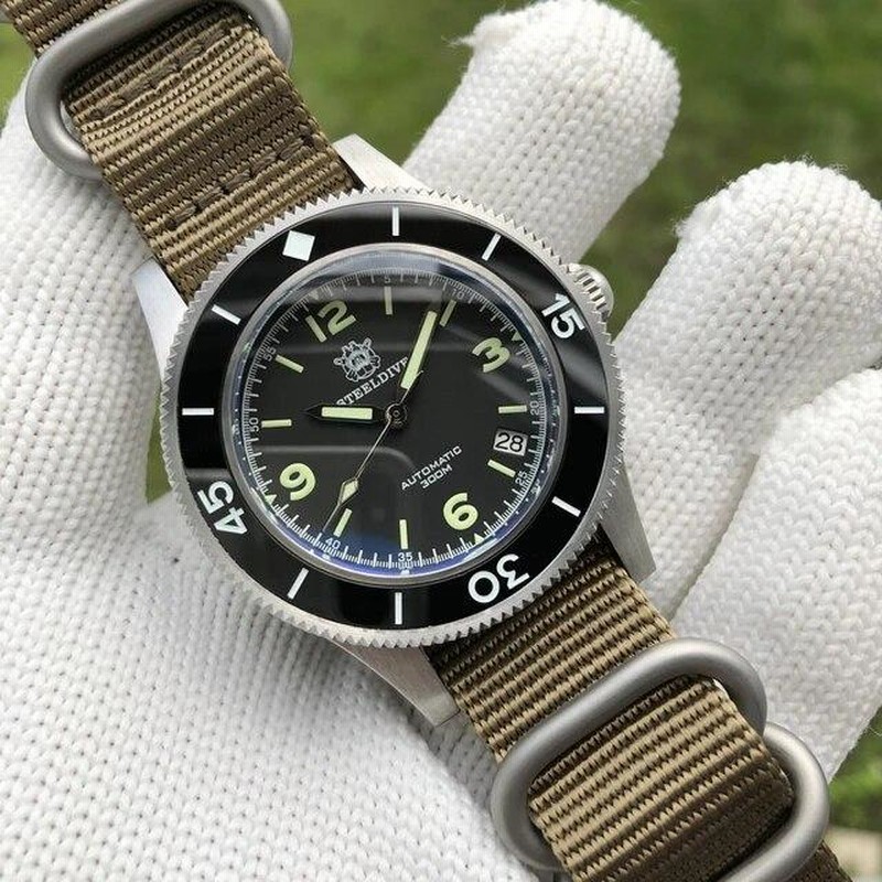 Steeldive SD1952ロゴ付き、日付41MM NH35自動ダイバーウォッチ