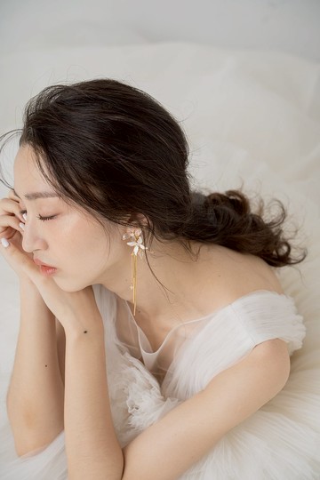 花在耳邊 流蘇款 手作水晶花樹脂飾品 耳環 新娘頭飾/伴娘配飾