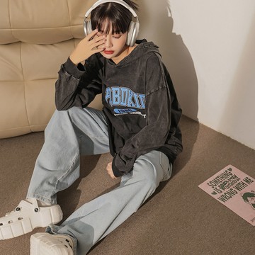 藍英字水洗薄棉帽T-黑【KT223312】