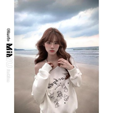 【MIMU】周末約會一字肩不連帽衛衣 衛衣女 女裝【斜領】仿棉華棉複合牛奶絲310克 秋冬季美式復古斜肩印花寬鬆衛衣女