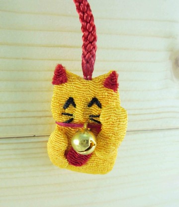 【震撼精品百貨】招財貓_招き猫~招財貓手機吊飾/繩-絹布-黃色