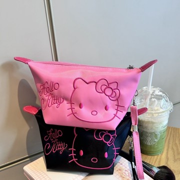 kitty化妝包🎀 刺繡卡通貓咪旅行可愛大容量便捷收納袋 防水化妝包 洗漱包 過夜包 旅行包 可愛化妝包 凱蒂貓化妝包