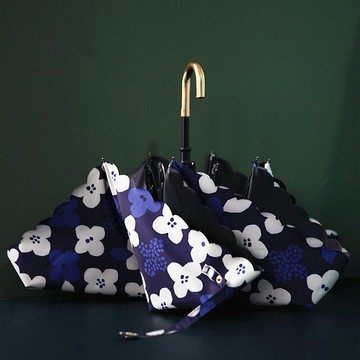 遮陽傘女新款三折疊公主風碎花邊金色彎柄黑膠輕量晴雨傘