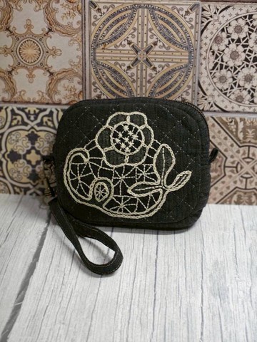 拼布萬用方型包款--刺繡圖騰款