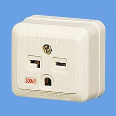 パナソニック電工 15A・20A兼用接地角型コンセント 20A 250V WK3811
