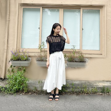 黑蝙花針織上衣