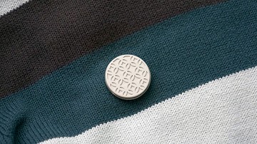 古錢幣水泥胸針| 質感與生活的台灣味