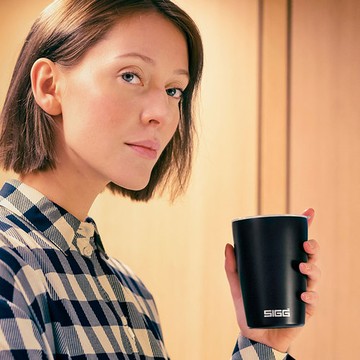 瑞士百年 SIGG｜Neso 陶瓷隔熱隨行杯 400ml - 爵黑