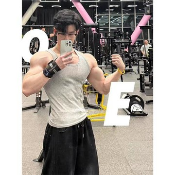 LVKFRNBOKRI 初夏顯肌肉薄款性感風針織運動健身背心T恤男