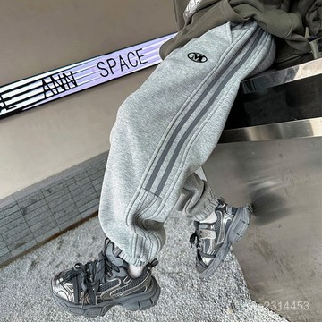 好品質~男童寬鬆運動條紋衛褲加絨加厚秋冬季新款兒童保暖褲子中小童 男童褲子 寬鬆休閒運動褲 束腳褲 男寶寶衛褲