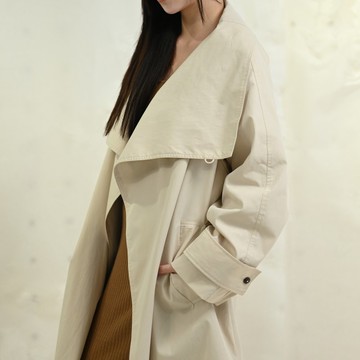 葉狀翻領-寬鬆長版風衣外套-米白色