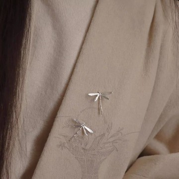 🔥臺灣出貨🔥「蜻蜓點水」蜻蜓胸針精緻小巧胸花小衆獨特感別針毛衣連衣裙配飾