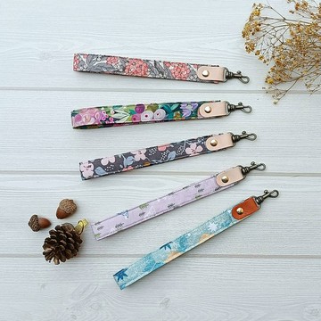 【手機掛繩】皮片鉚釘版