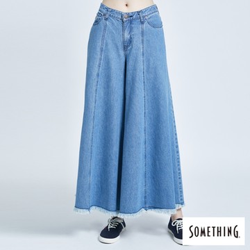 SOMETHING 女裝 NEO FIT剪接寬版牛仔褲-拔洗藍