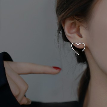 925純銀愛心耳釘女2021年新款潮小眾設計高級感心形耳環耳飾2022