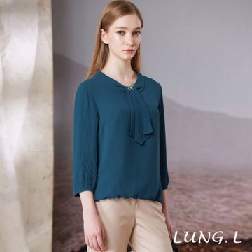 林佳樺LUNG.L 藍色假領巾袖壓褶雪紡七分袖女裝上衣 LT13A