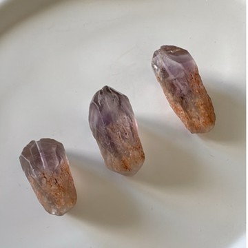 拾悦手作材料/隨機出貨不挑選/15x30mm天然紫鈦幽靈骨幹原石未打磨直孔水晶/權杖晶簇體/DIY半成品/配珠/現貨