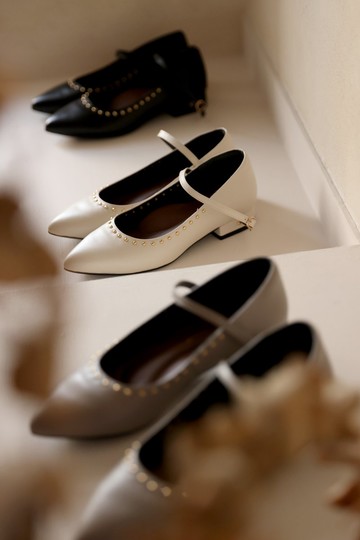 灰/白/黑-羊皮卯釘氣墊平底鞋—漫步佛羅倫斯