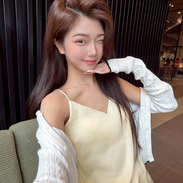 [EASY SHOP] SATIN V領細肩帶冰絲 BRA TOP-香檳