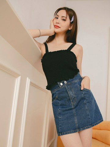 造型排釦壓褶A字牛仔短裙