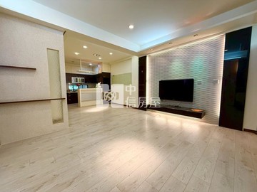 中央公園旁雙車位稀有別墅｜台中市西屯區西安街